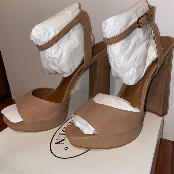 Steve Madden Brrit Camel Nubuck Open-Toe Sandal - Picture 3 of 6
